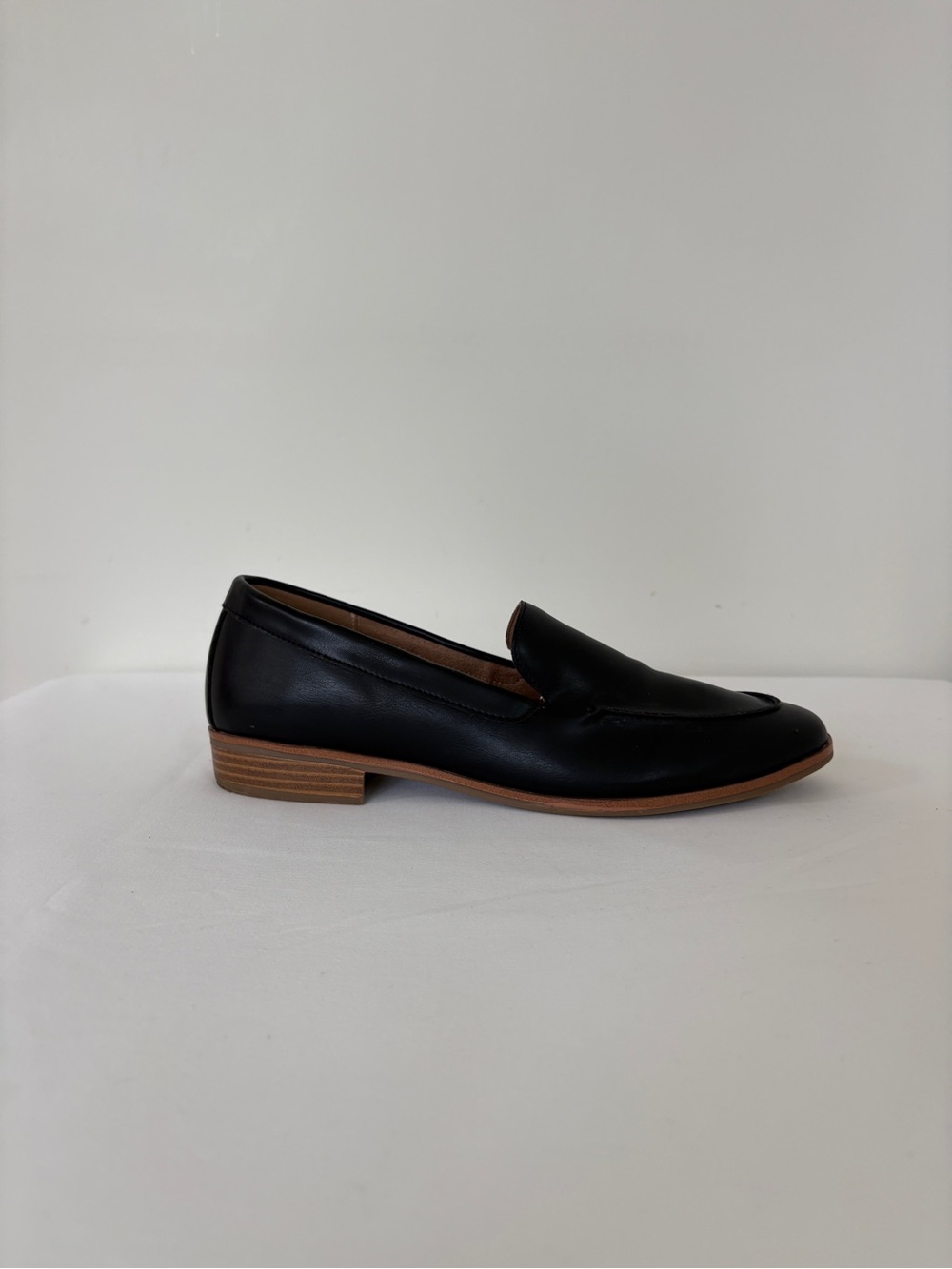Aerosoles Black Leather Loafers Women’s 9 - Like New Classic Flats